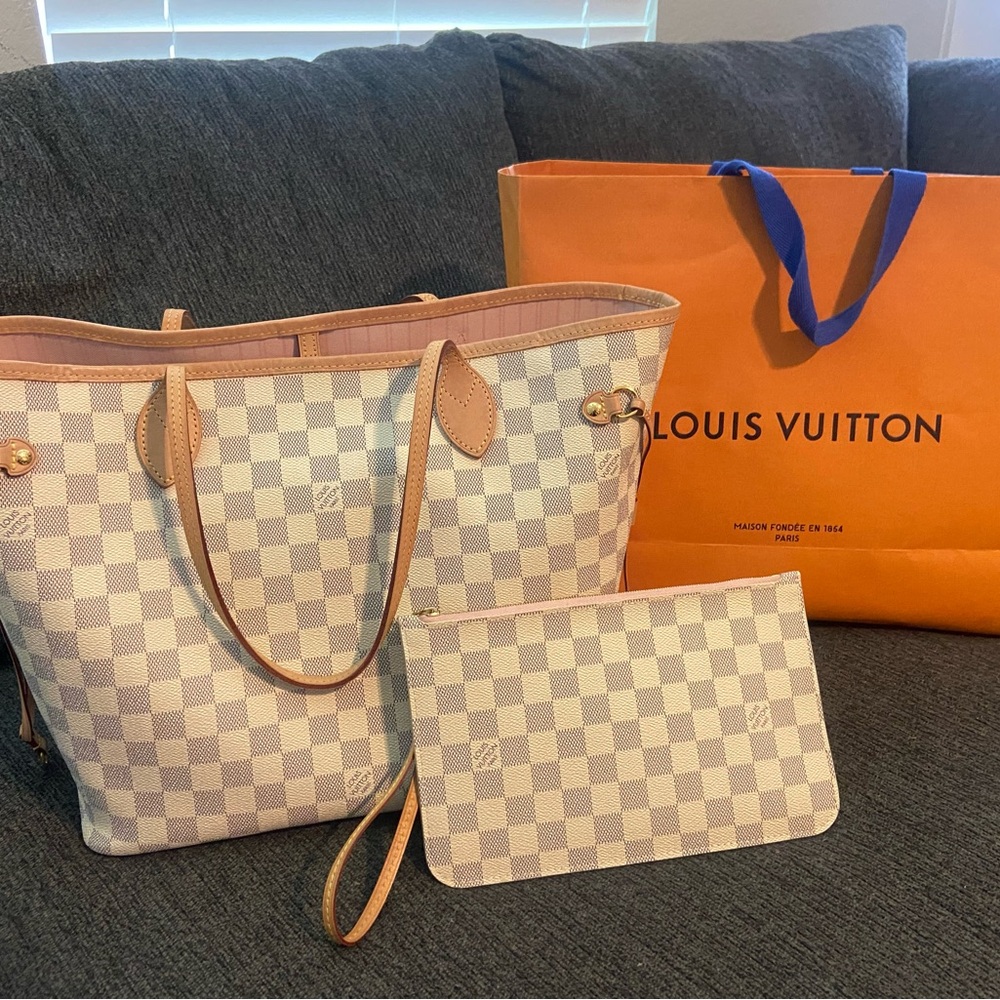 Louis Vuitton N40604 Neverfull MM 
Checkered Tote and Pouch - Cream and Tan
